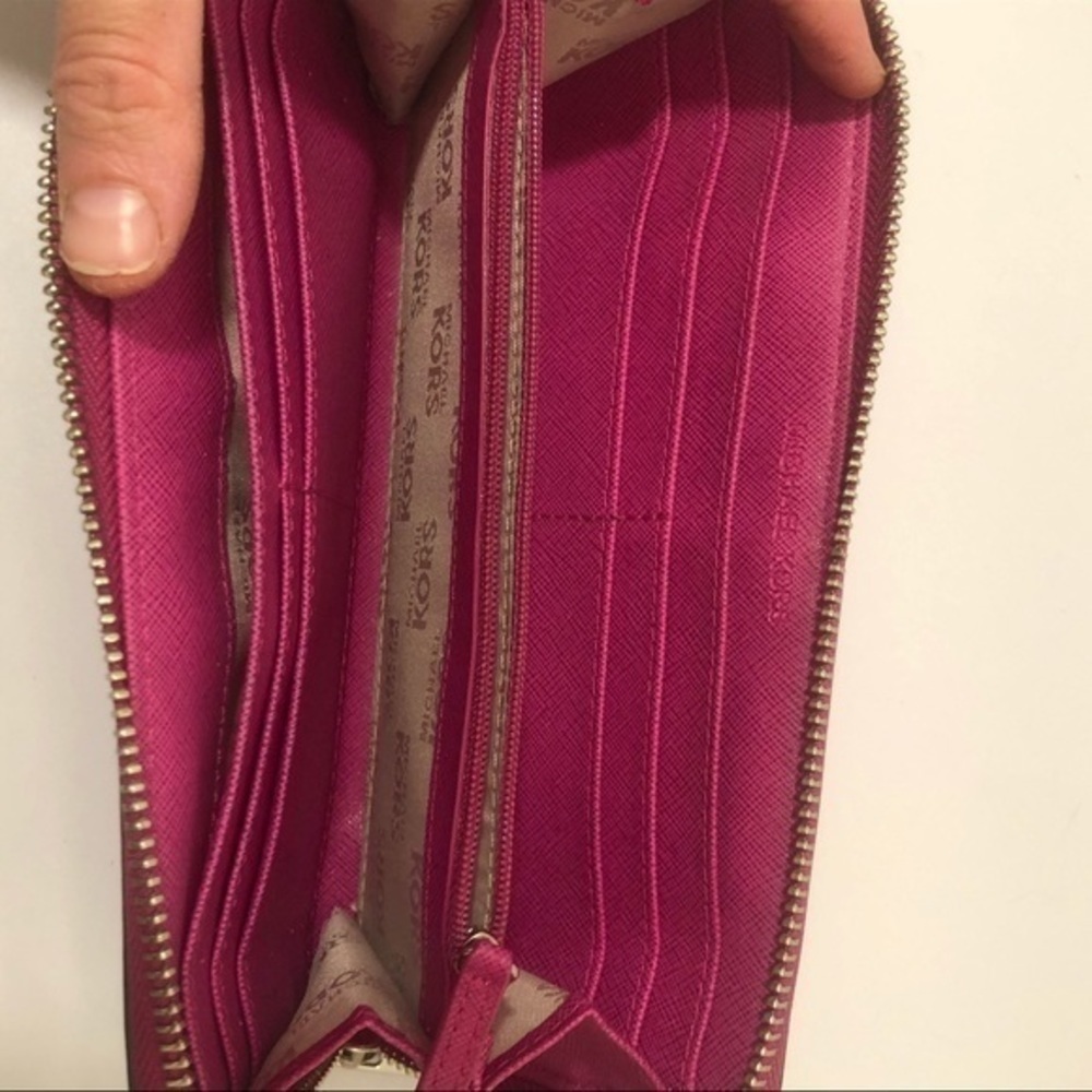 Michael kors pink logo zipper accordion wallet - Picture 6 of 12